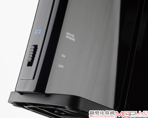 较为特别的是，Buffalo WZR-HP-G450H在前端底部设计了一个Movie Engine键，用来提高视频流在网络传输中的优先级，优化视频播放的流畅度。不过做成一个按键似乎没有必要，不如直接设计为内置功能，并默认开启。