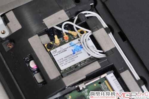 安装450Mb/s无线网卡，并接好3根天线的接口。