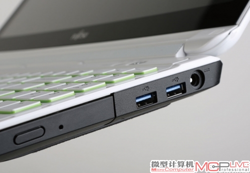 LH772的左右两侧分别设计了2个USB 3.0接口