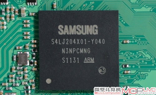 采用三星自己研发的S4LJ204X01三核Cortex A9系列ARM处理器，它支持SATA 6Gb/s标准，支持Trim、NCQ和垃圾回收功能，理论读写速度分别为520MB/s和400MB/s，其标称随机4KB高读写IOPS分别达到80000 IOPS与36000 IOPS。总体来看，其写入IOPS明显偏低。目前，这款主控芯片仅在三星的固态硬盘上使用。