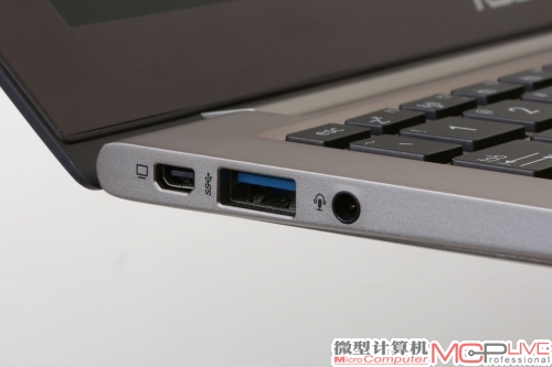 由于机身尺寸的限制，UX21A的接口有些偏少。只有两个USB 3.0接口、一个Mini VGA接口、一个Mini HDMI接口和一个Mic接口。以我的观点，两个USB接口着实太少了点，如果你想节约下宝贵的USB接口，我建议选鼠标的时候还是配个牙鼠标吧……