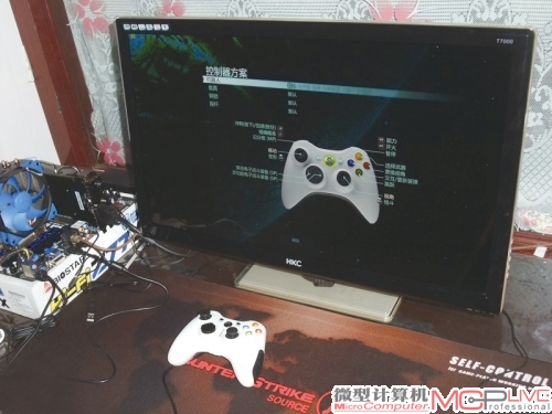 在Xbox 360移植游戏中，这款手柄可以自动匹配键位。