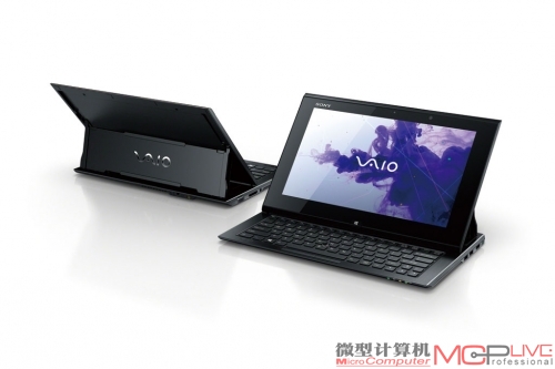 受限于机身尺寸，VAIO Duo 11的键帽大小被压缩了，手感应该不如普通笔记本电脑。不过由于支持背光功能，在昏暗环境下使用比较方便。11.6英寸显示屏分辨率达到了1920×1080，画面应该会非常细腻，只是目前还不清楚高分辨率会不会让字体显得太小，难以阅读。另外，IPS面板的可视角度也让人期待。VAIO Duo 11标配一只金属材质的手写笔，不过机身上没有提供手写笔插槽，因此你需要另外想办法避免手写笔不小心丢失。