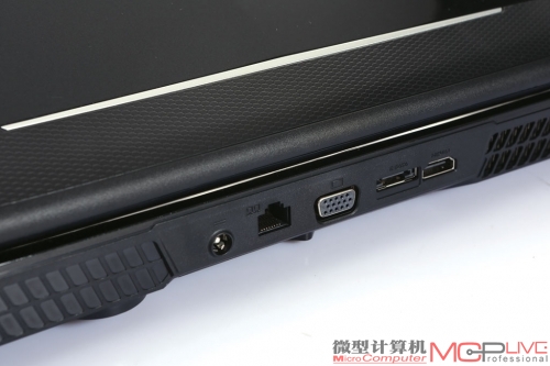 F640X把VGA、HDMI、RJ45等接口进行了后置，这样能够减少“线制”。